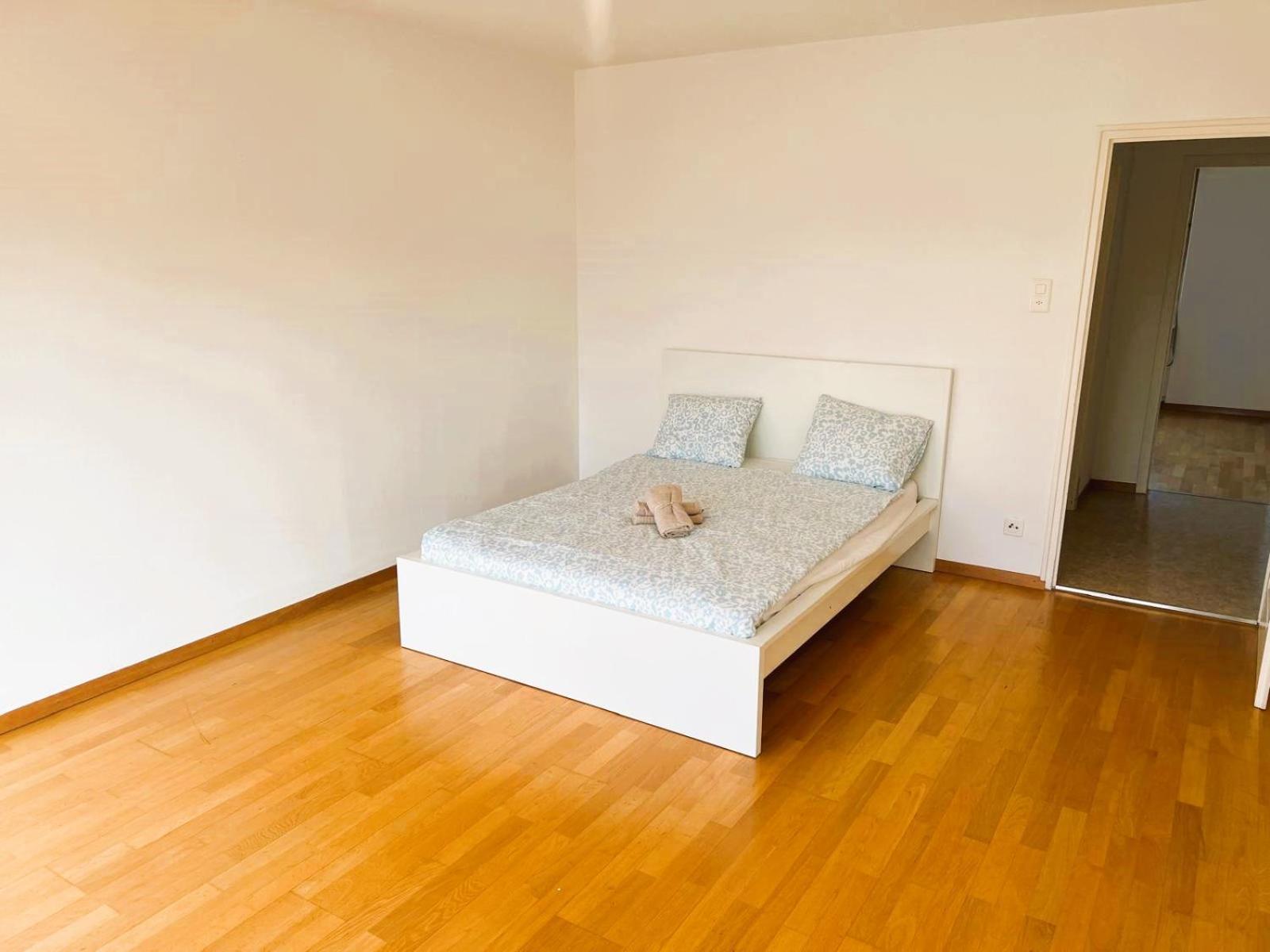 Large Center With Balcony Alt - Self Checkin Apartamento Zurique