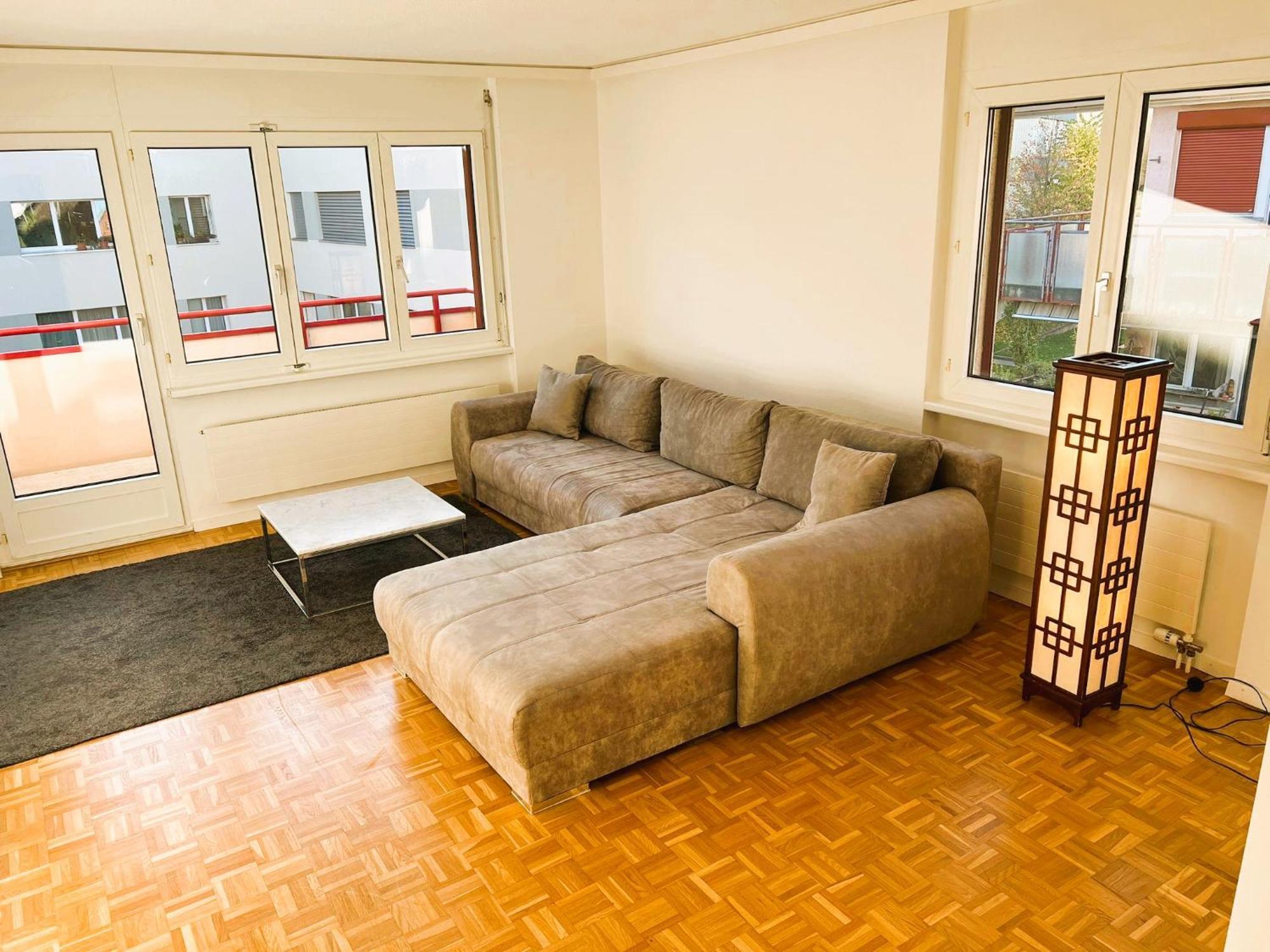 Large Center With Balcony Alt - Self Checkin Apartamento