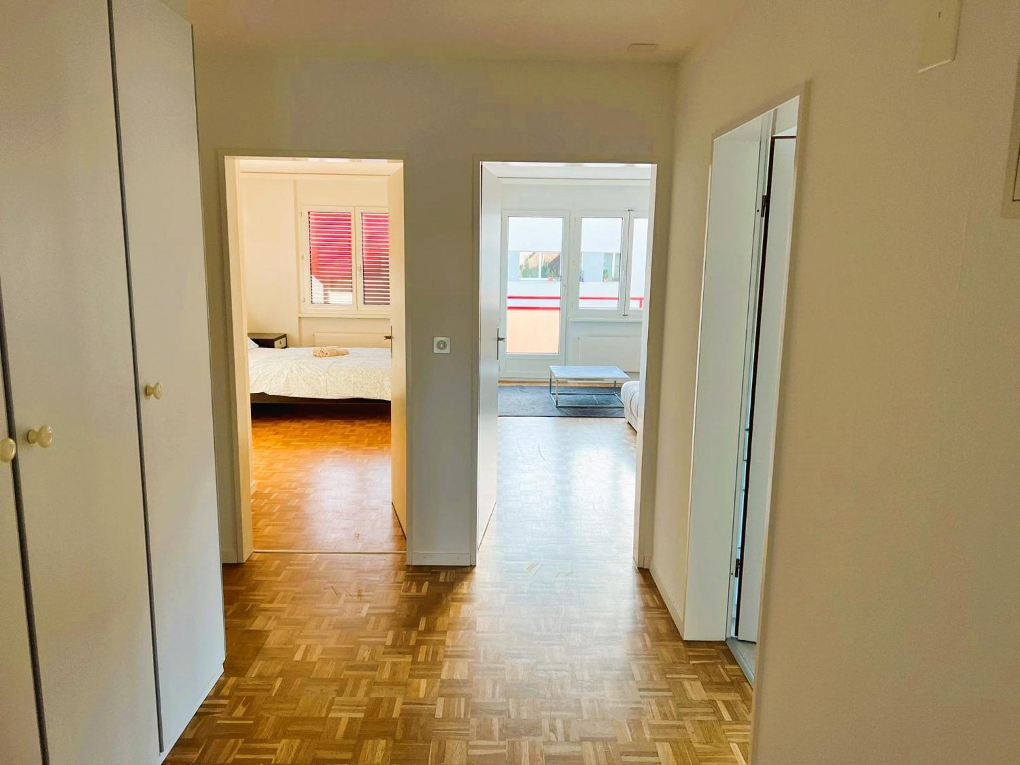 Large Center With Balcony Alt - Self Checkin Apartamento Zurique