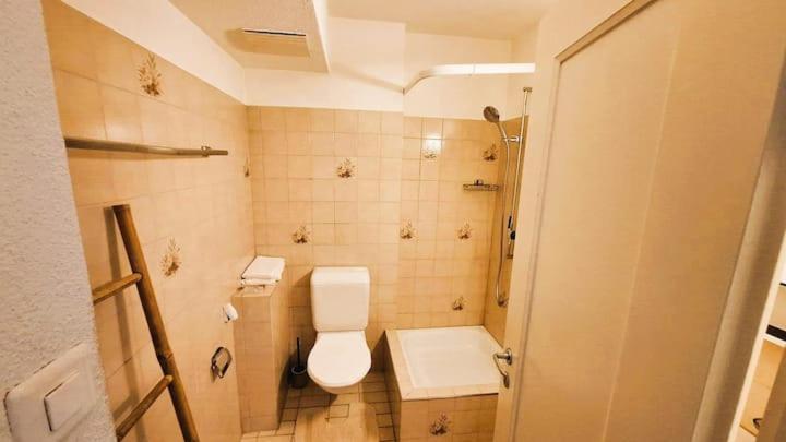 Large Center With Balcony Alt - Self Checkin Apartamento Zurique